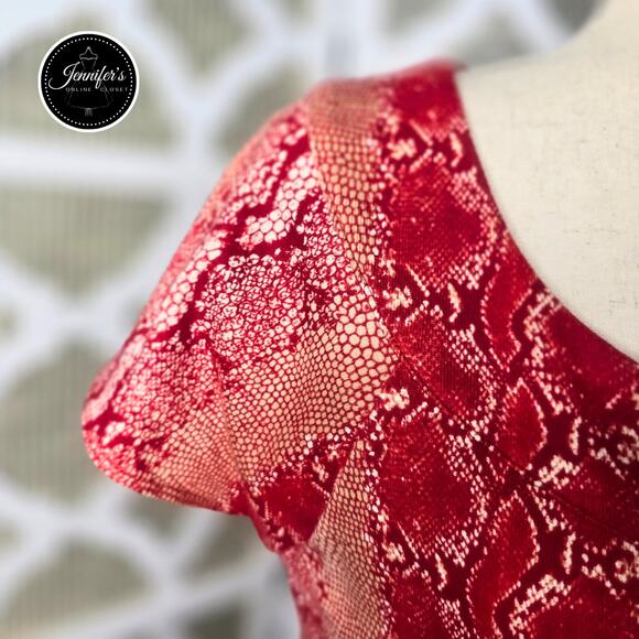 Rafaella Red Snakeskin Print Short Sleeve Knit Top Size Large - Picture 5 of 9